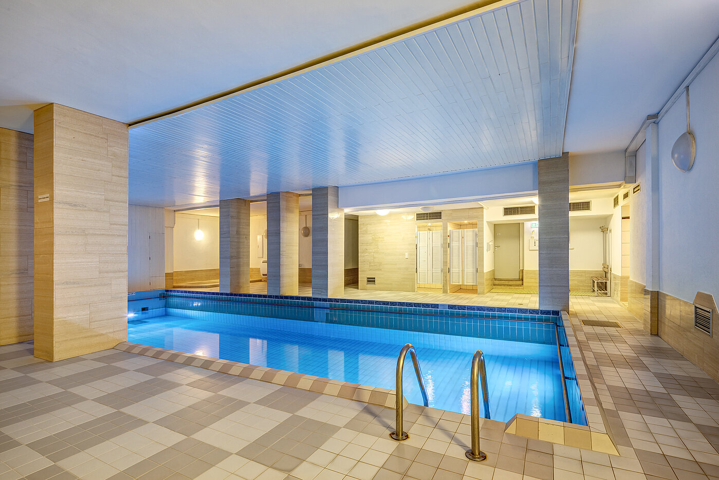 Апартамент на партерния етаж с 2 Стаи | München-Schwabing | 70394 | Schwimmbad