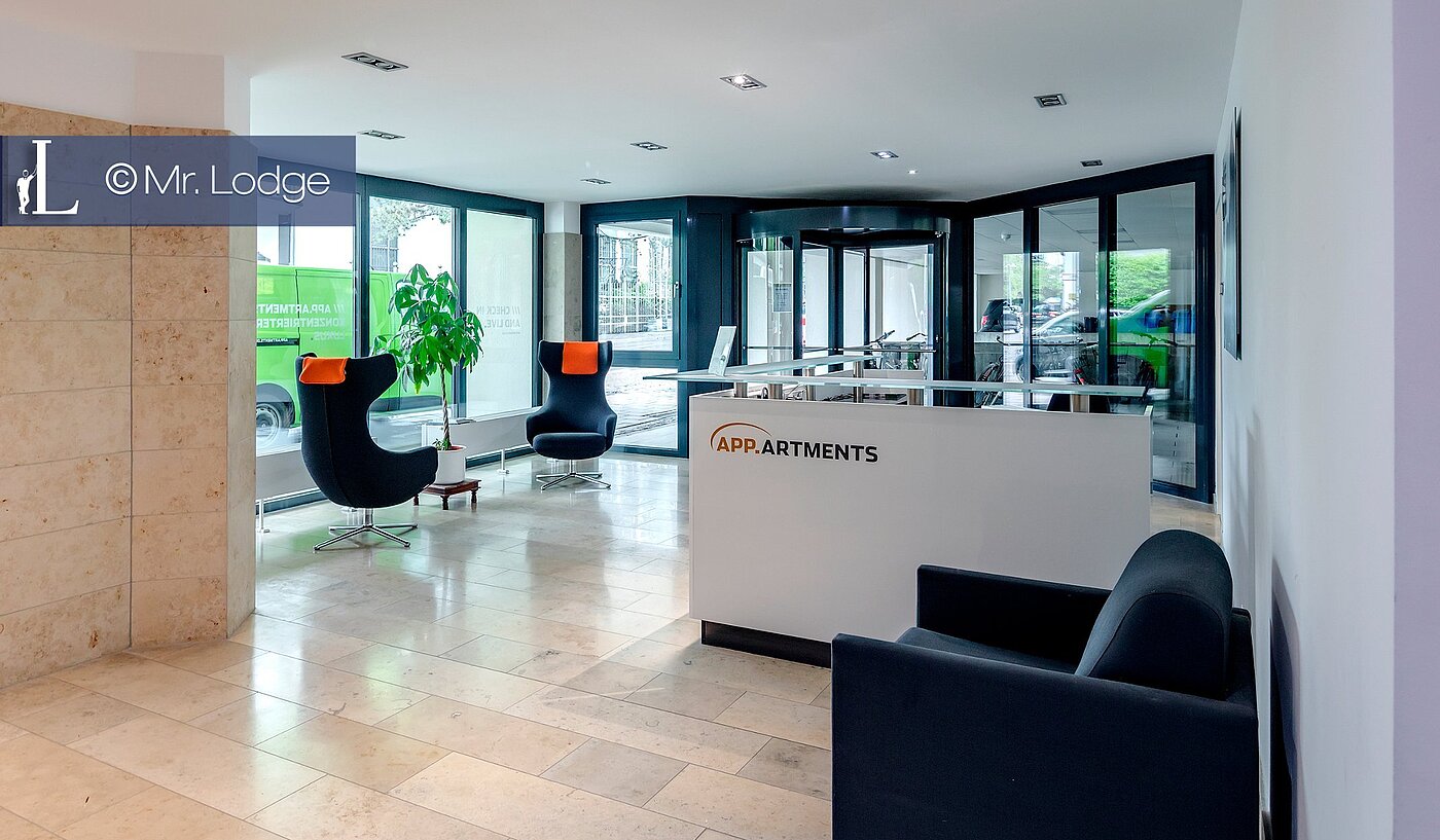 Lapos a  címen 1 Szoba | München-Bogenhausen | 1802ML4 | Empfangsbereich mit Concierge