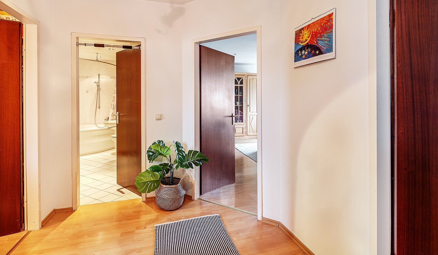 Ploché s 2 Izby | Germering | 70029 | Geräumige Diele