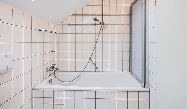 Plat cu 2 Camere | Poing | 70373 | ...Badewanne
