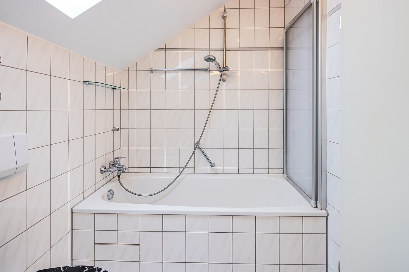 Flad med 2 Værelser | Poing | 70373 | ...Badewanne