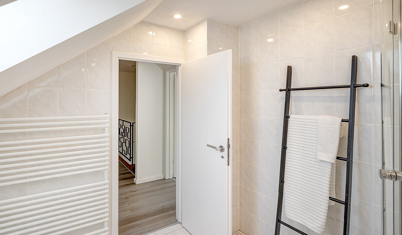 계단식 센터 하우스 와 함께 5 객실 | Unterschleißheim | 70187 | ...mit Handtuchheizkörper