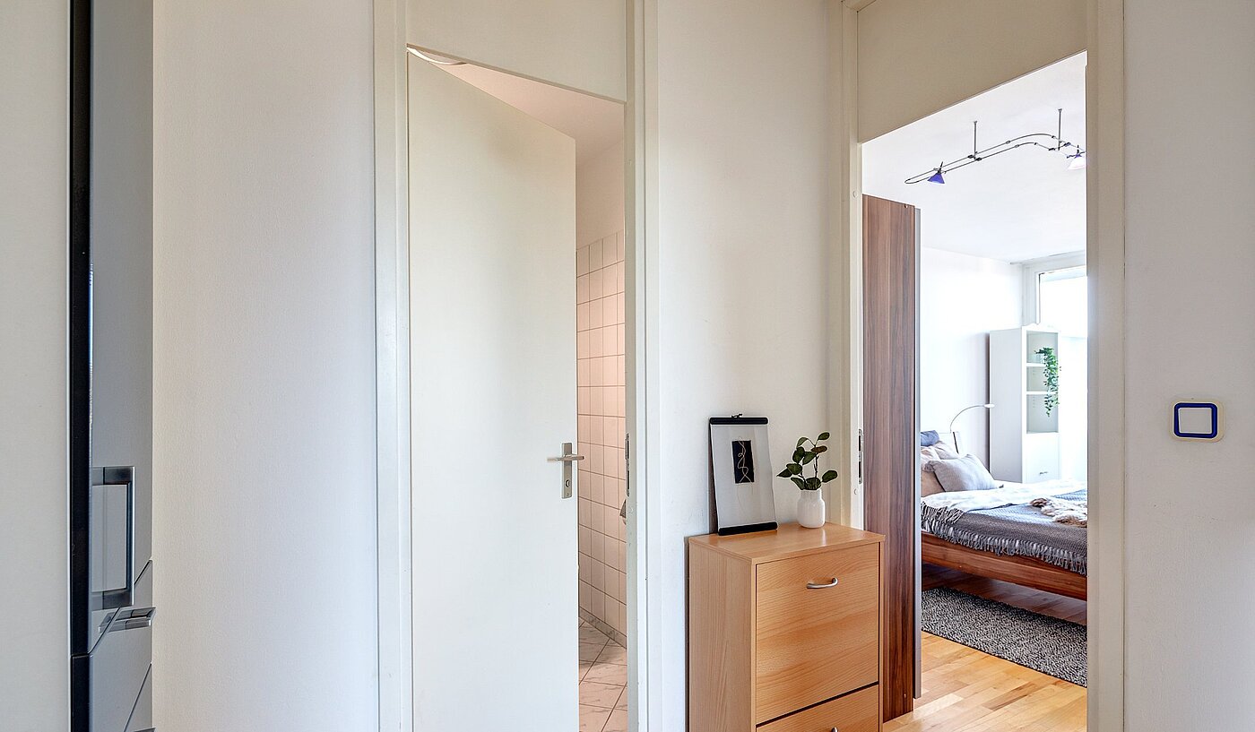 Płaski z 2 Pokoje | München-Sendling-Westpark | 2010ML9 | Zugang zum Bad u. Schlafzimmer