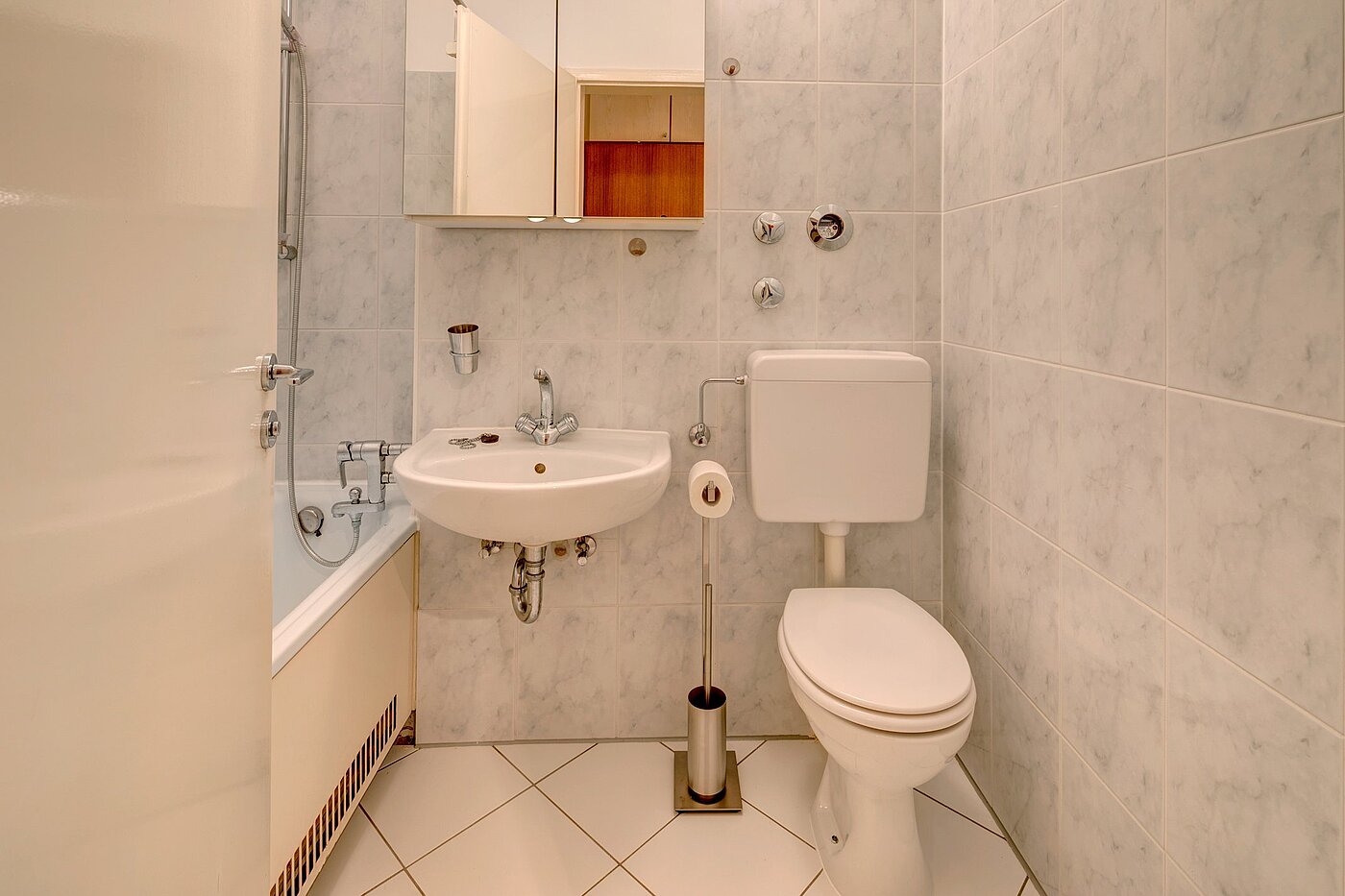 Medziposchodie s 1 Izba | München-Neuhausen | 1911ML10 | Bad