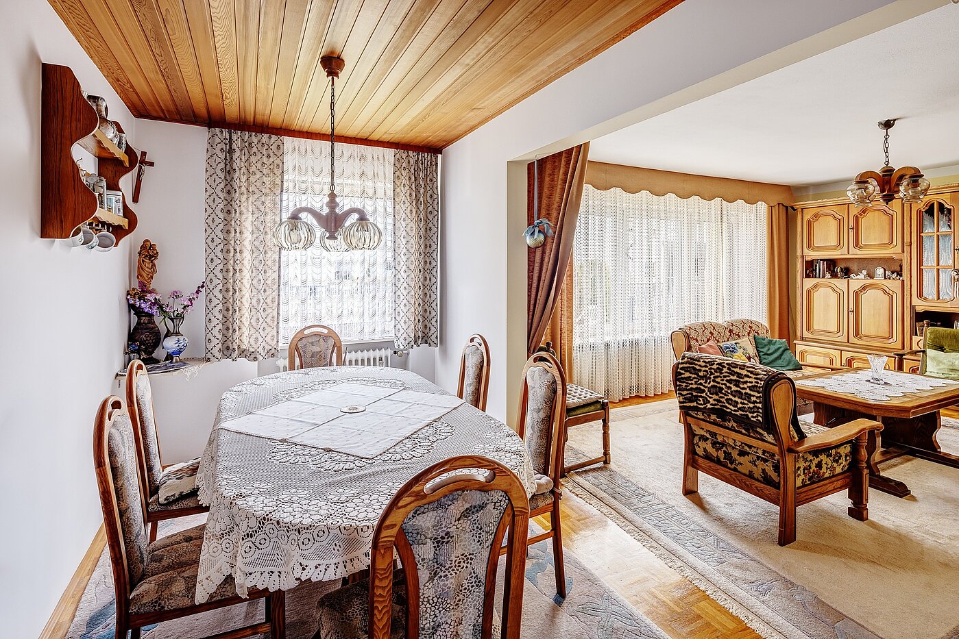 Rodinný dům s 6 Pokoje | Unterschleißheim | 2209ML7 | Wohn- und Essbereich mit...