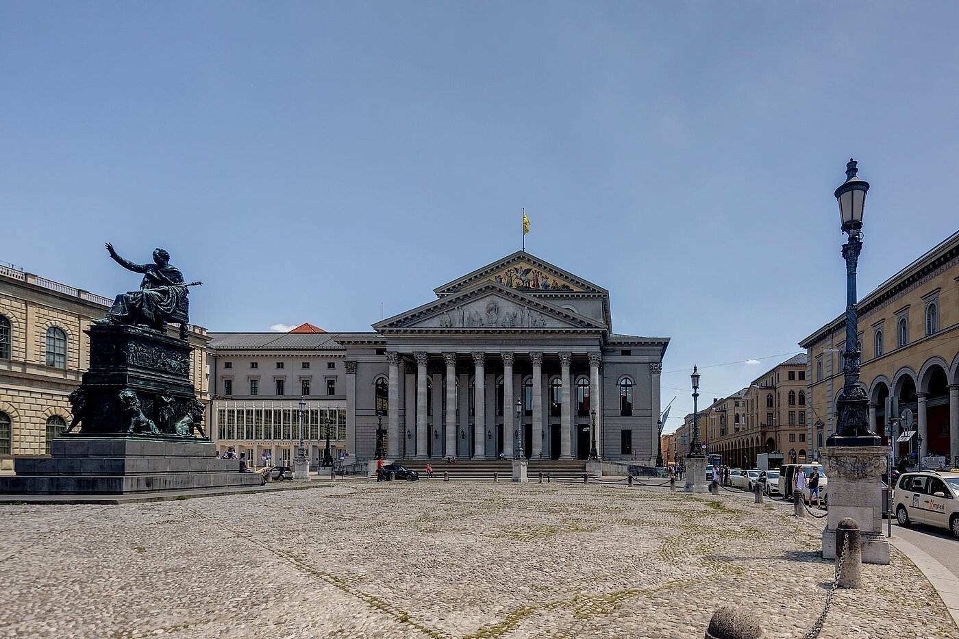 Antresola z 2 Pokoje | München-Lehel | 2012ML1 | ...Odeonsplatz um die Ecke