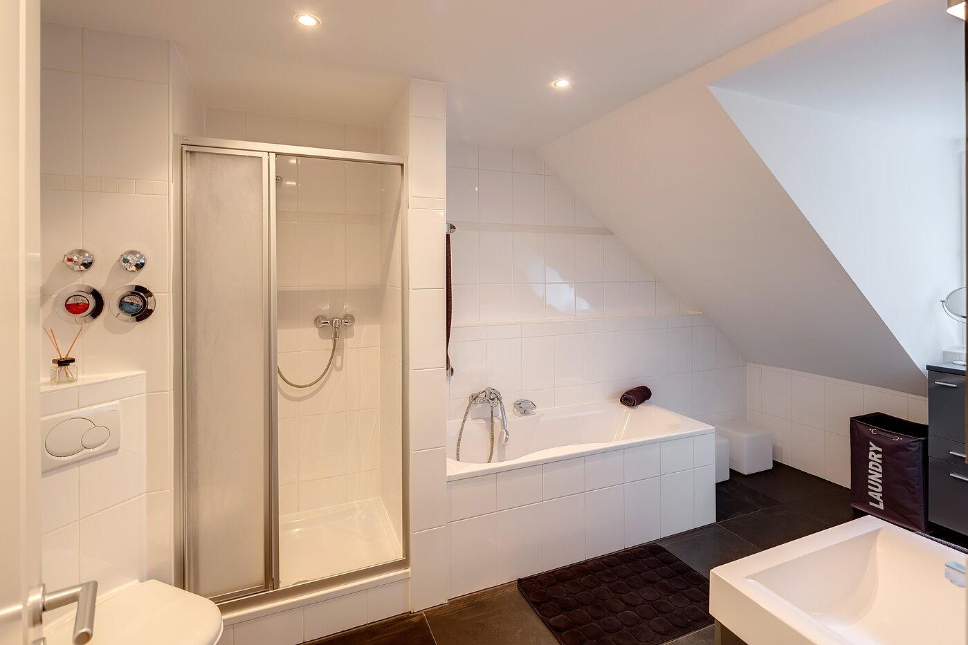 Апартамент тип мезонет с 2.5 Стаи | München-Solln | 701961 | ...Dusche