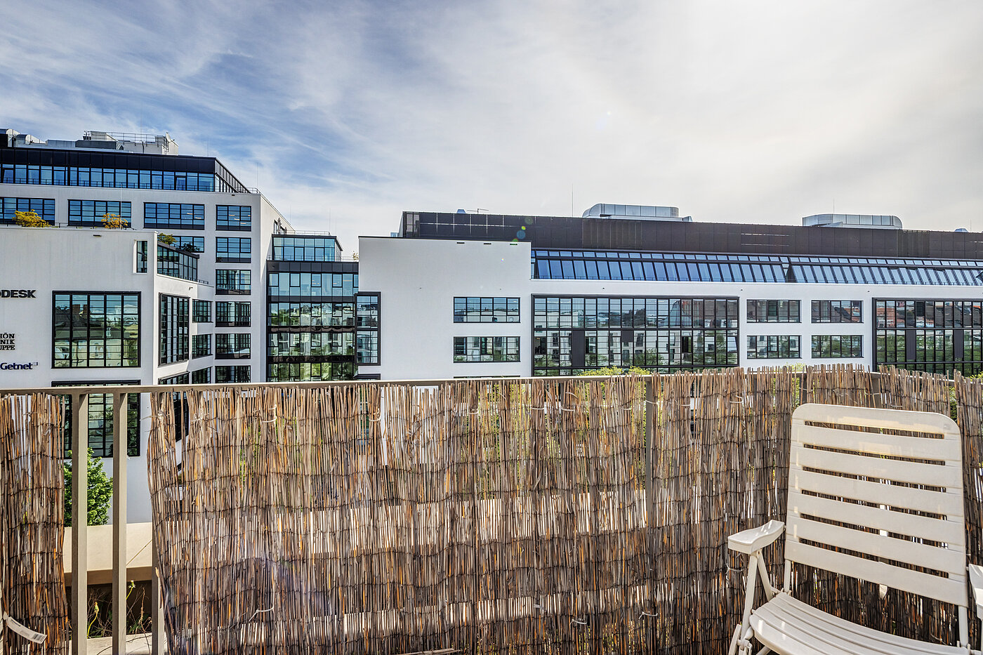 Ravna stran s spletno stranjo . 1 Soba | München-Ramersdorf | 70428 | Balkon