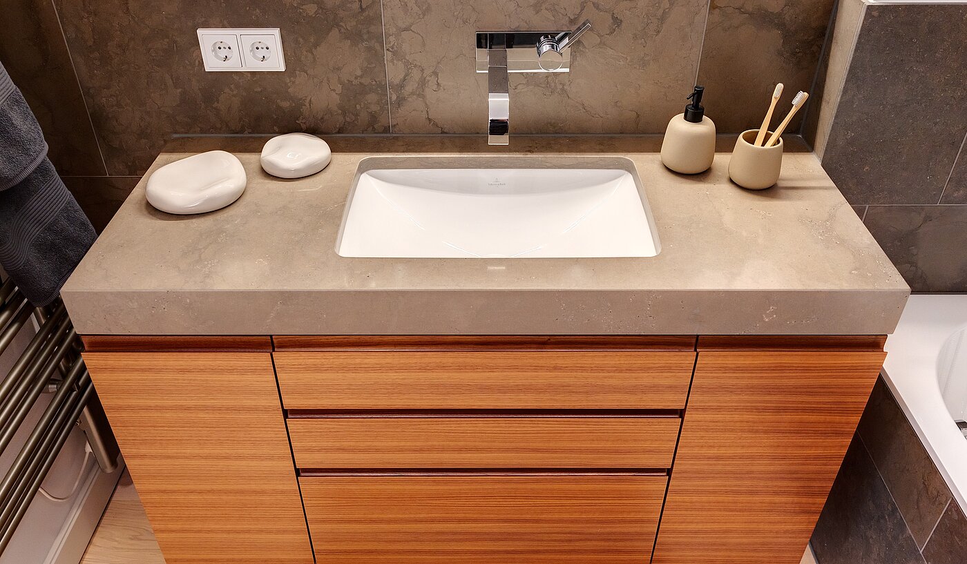 apartamento em prédio com 3 Zimmern | 70046 | ...mit Natursteinwaschtisch