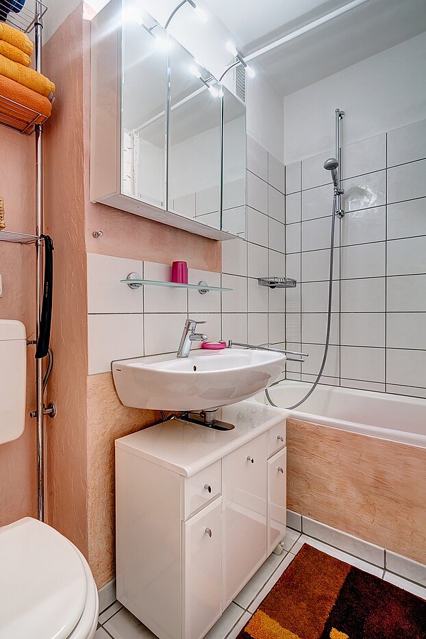 Apartment med 1 Værelse | München-Schwabing | 70257 | Bad mit...