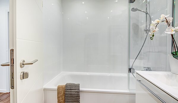 Lapos a  címen 2 Szobák | München-Schwabing | 70434 | ...mit Badewanne