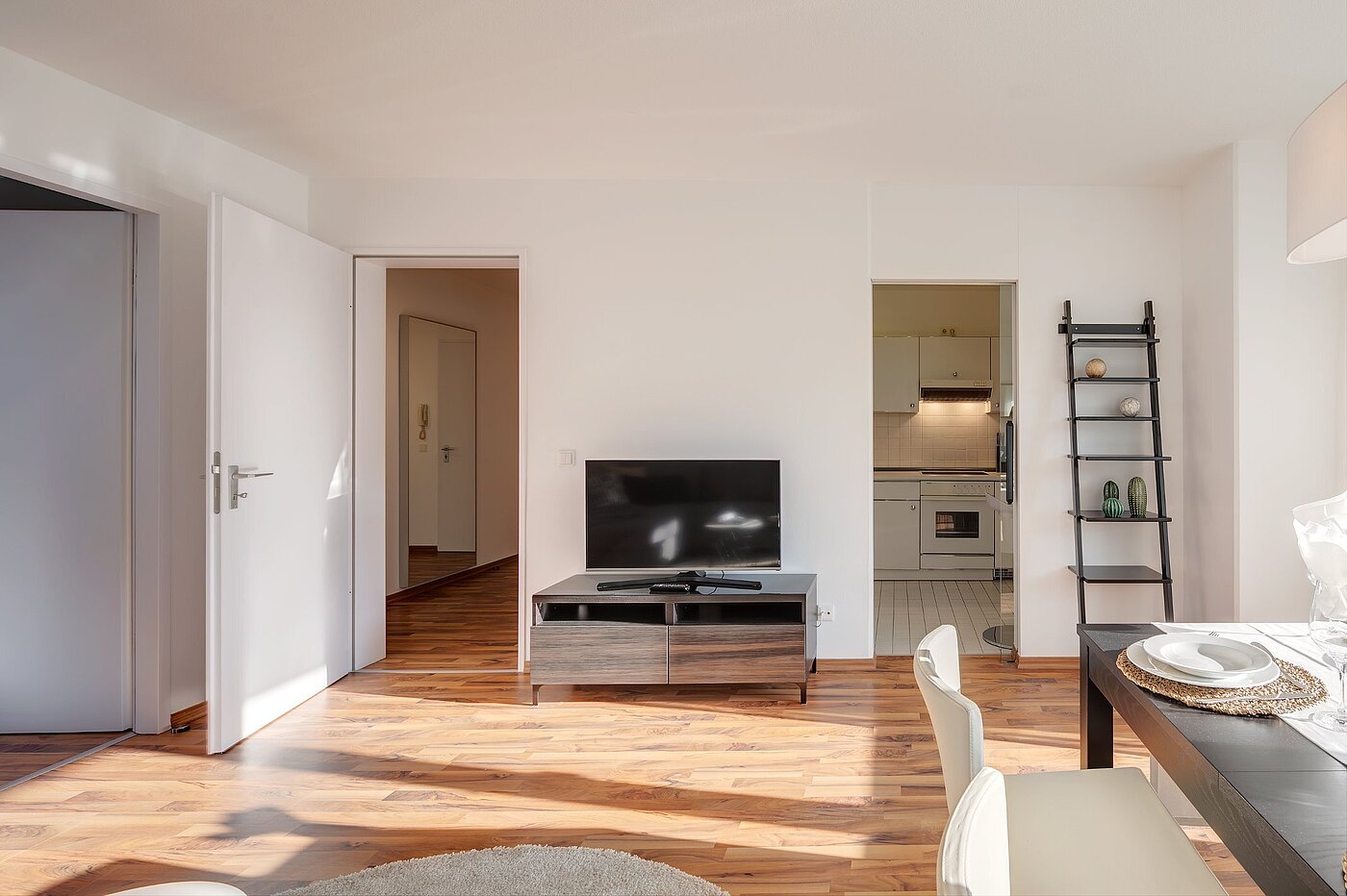 Flad med 2 Værelser | München-Oberföhring | 2007ML8 | Blick zur Küche