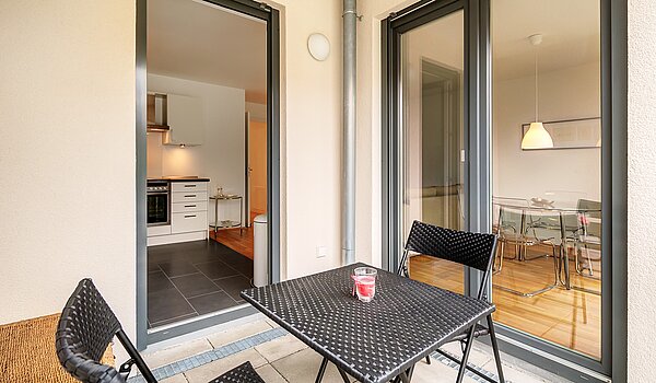 Lapos a  címen 3 Szobák | München-Moosach | 70164 | Ruhige Loggia