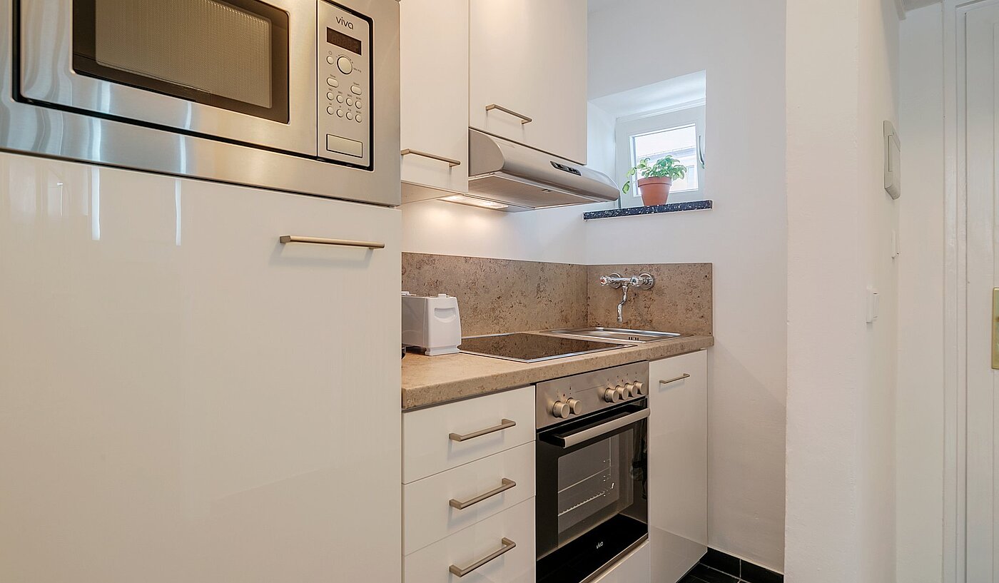 Platt med 1 Rum | München-Schwabing | 2105ML1 | Küche mit Fenster...