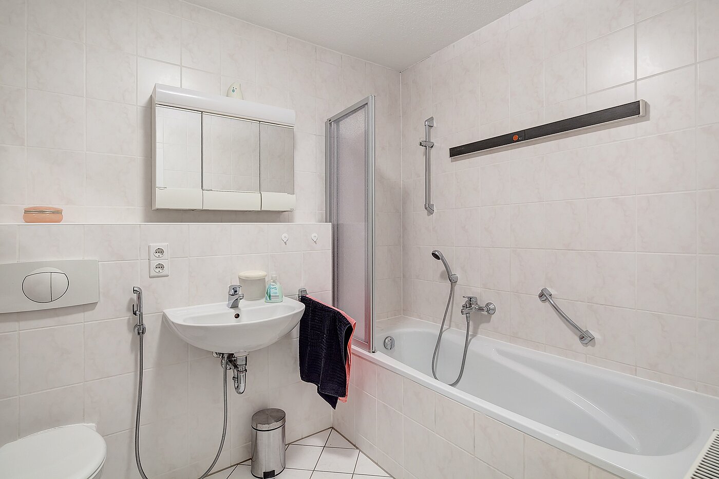 Flad med 2 Værelser | München-Pasing | 70141 | Badezimmer mit Wanne