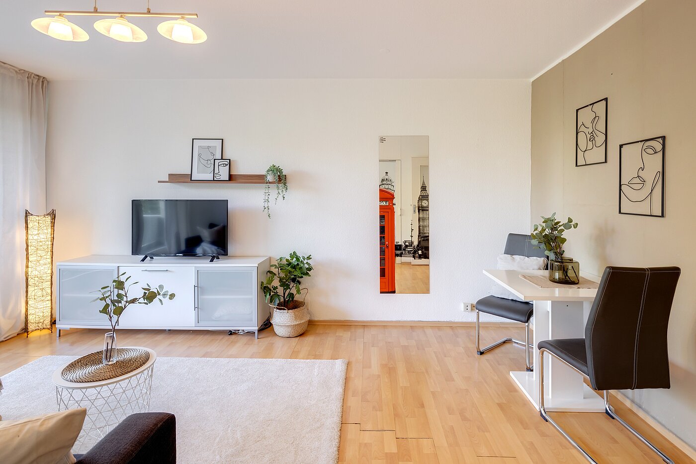 플랫 와 함께 2 객실 | München-Sendling-Westpark | 2204ML2 | Helles Wohnzimmer...