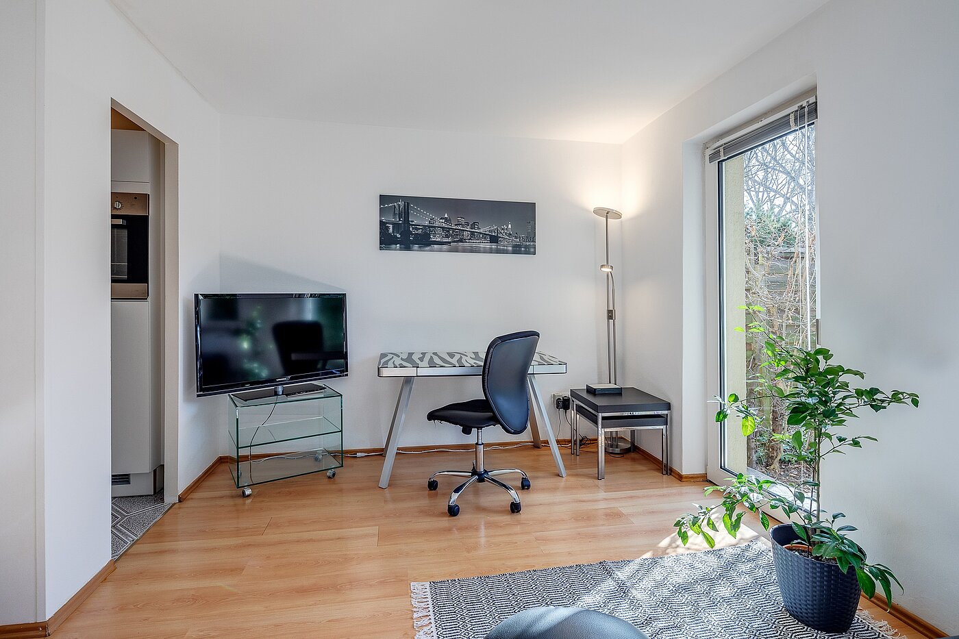 Επίπεδη με 1 Δωμάτιο | München | 70073 | ...Arbeitsbereich mit Zugang...