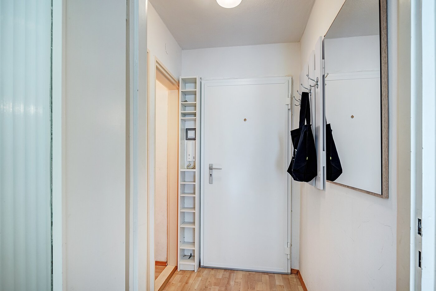 Mezzanin-gulv med 1 Værelse | München-Bogenhausen | 70301 | Blick zur Tür