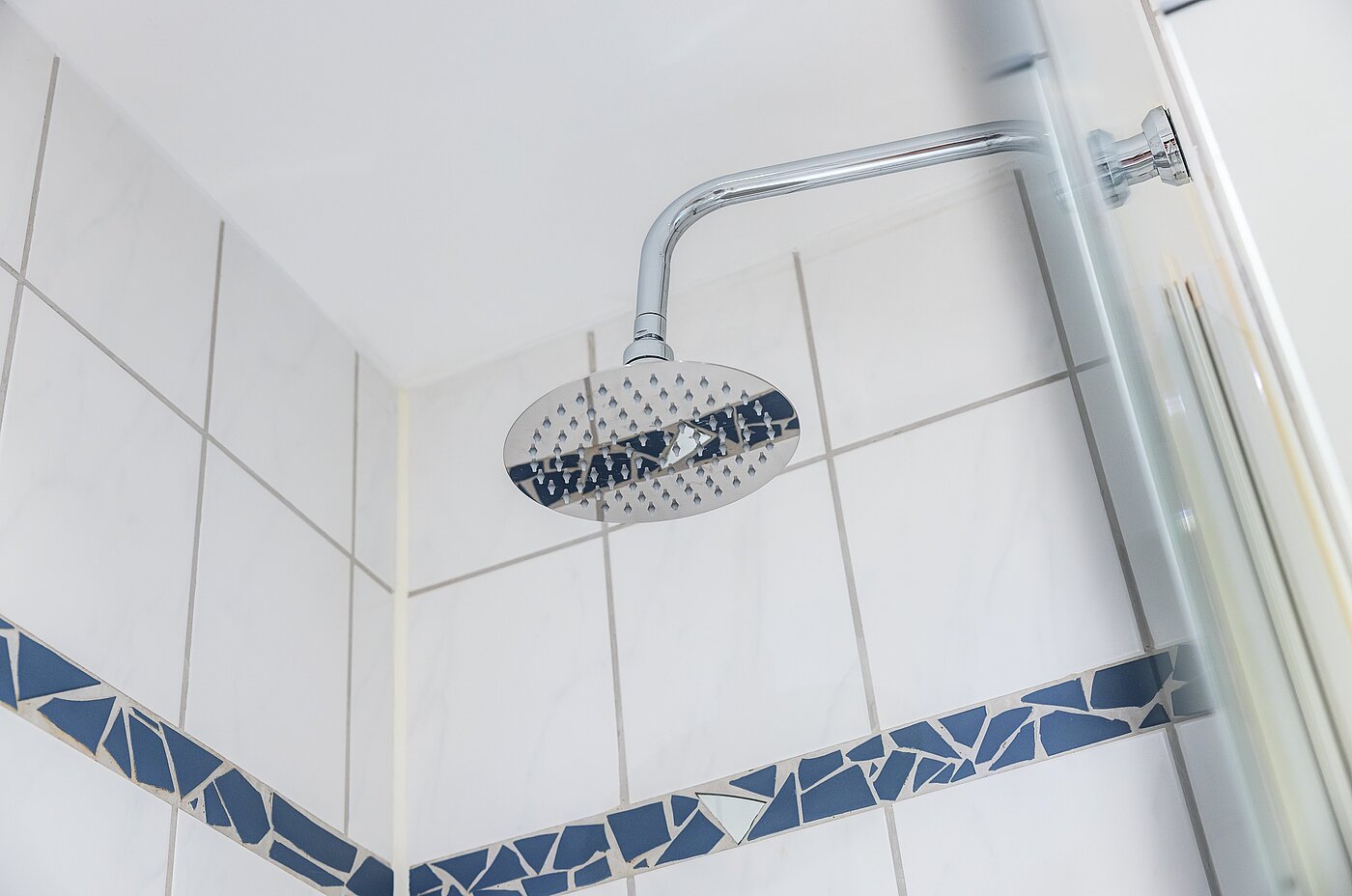 Ploché s 1 Izba | München-Neuhausen | 702271 | ...mit Dusche und...