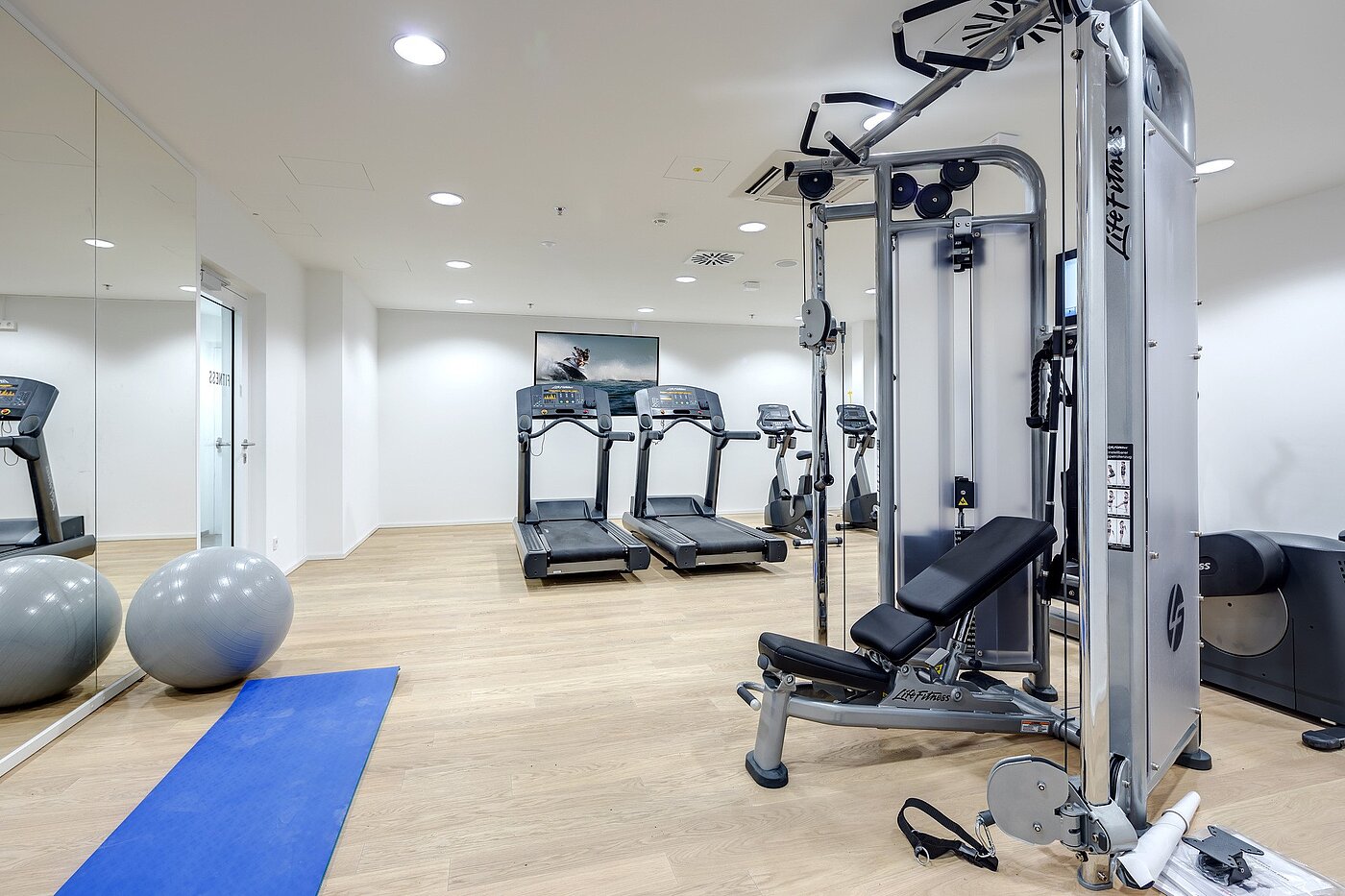 Apartment s spletno stranjo . 1.5 Sobe | München-Neuhausen | 703131 | Fitnessbereich