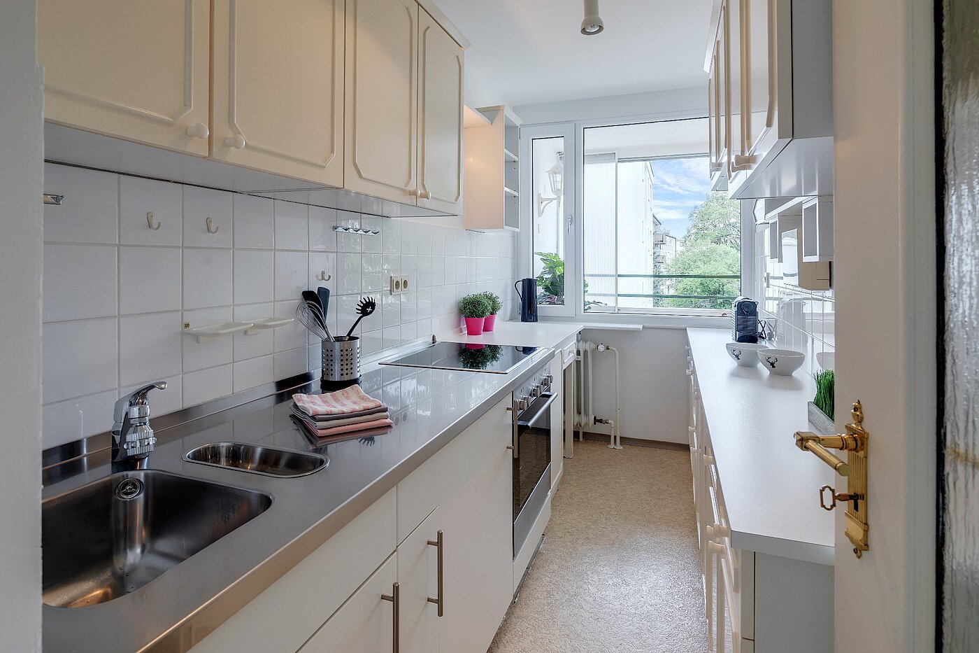 Плосък с 2 Стаи | München-Berg am Laim | 1803ML4 | Küche mit Fenster