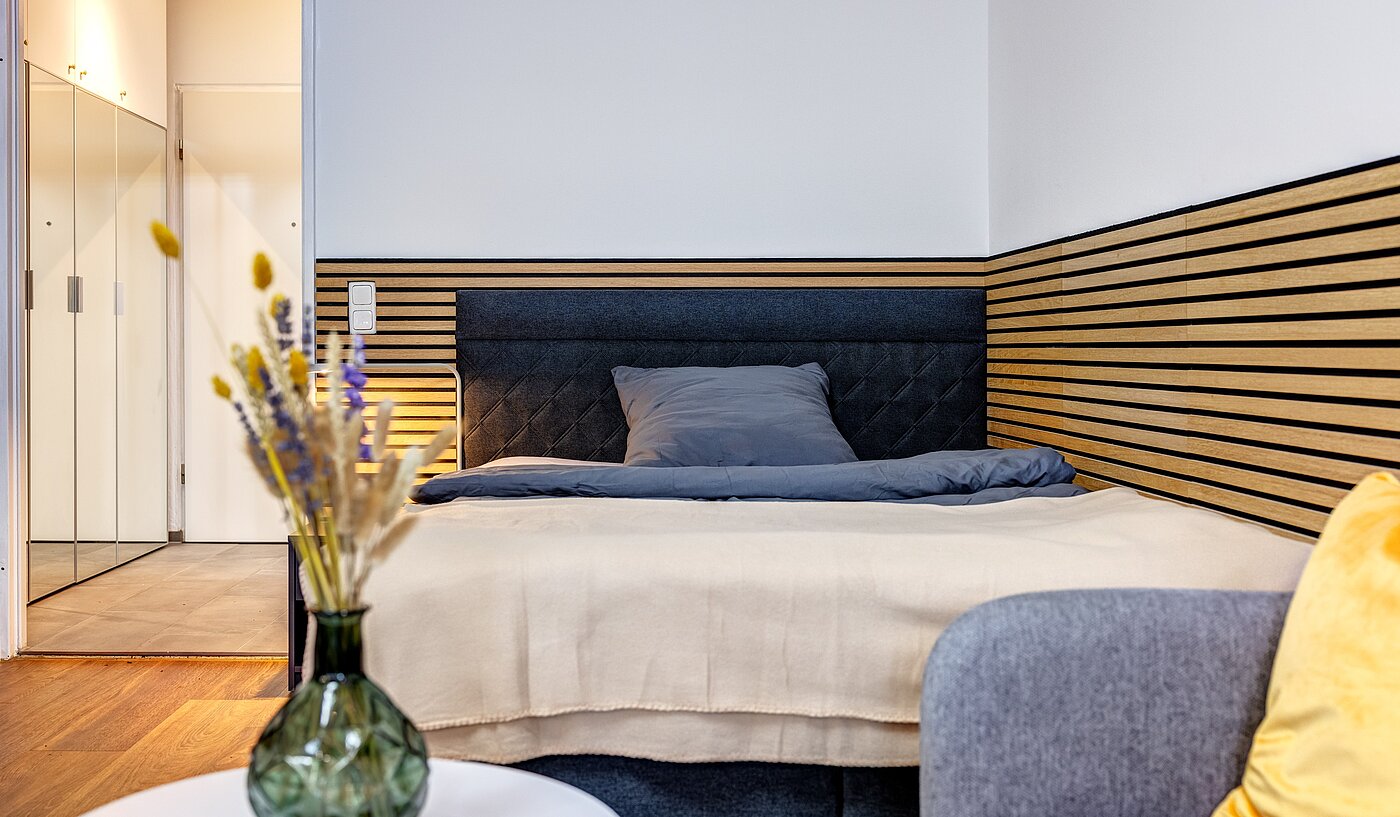 Apartment with 1 room | München-Milbertshofen | 70183 | Gemütliches Bett