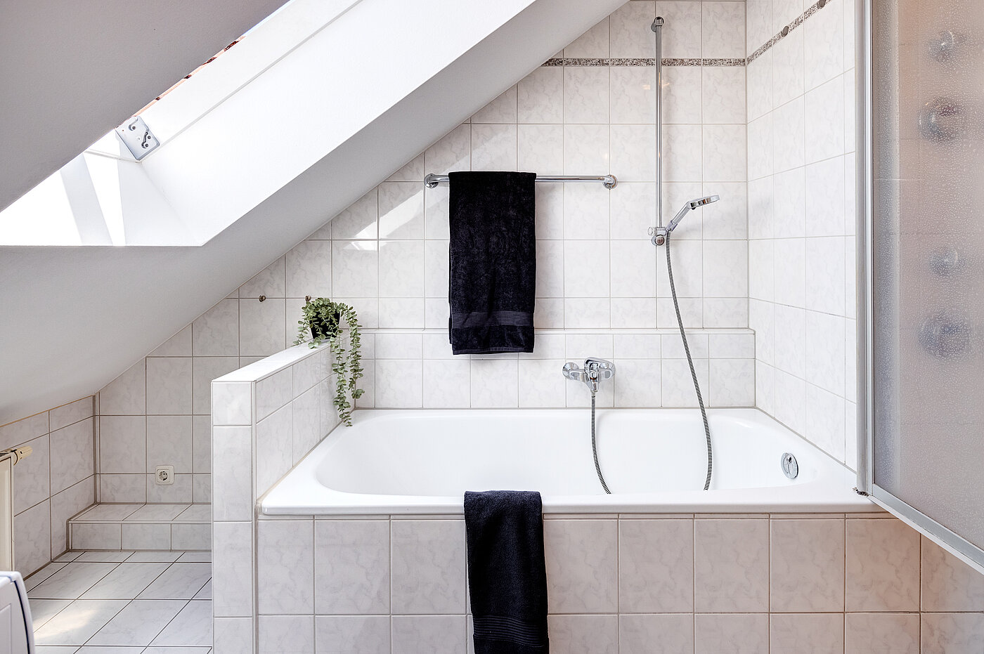 플랫 와 함께 2 객실 | Unterschleißheim | 70138 | ...Fenster und Badewanne