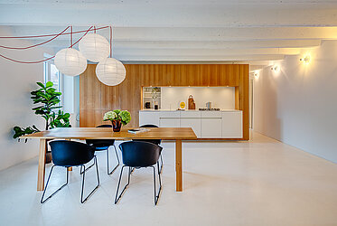 Au: Διαμέρισμα 2,5 δωματίων με τζάκι - περιλαμβάνεται η αίσθηση του παταριού - δωρεάν