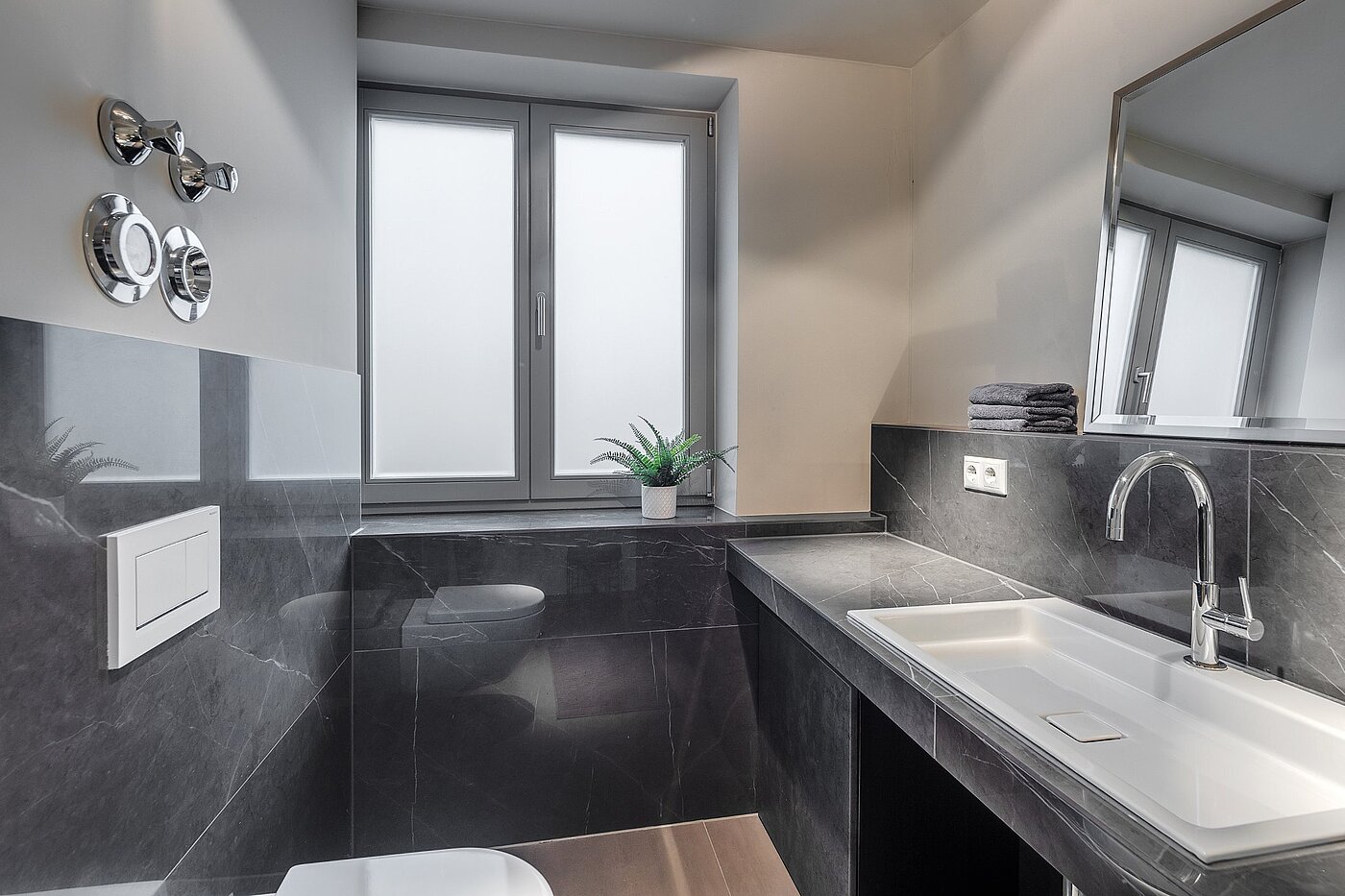 Antresola z 2 Pokoje | München-Lehel | 2012ML1 | Mit Fenster und...