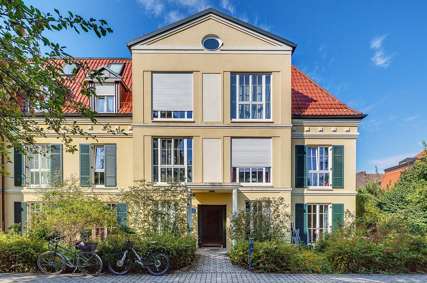 Apartment with 3 room | München-Solln | 1809D8 | Hauseingang