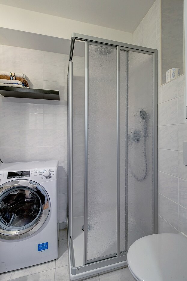 Flad med 1 Værelse | München-Berg am Laim | 2301ML4 | ...mit Dusche und Waschmaschine