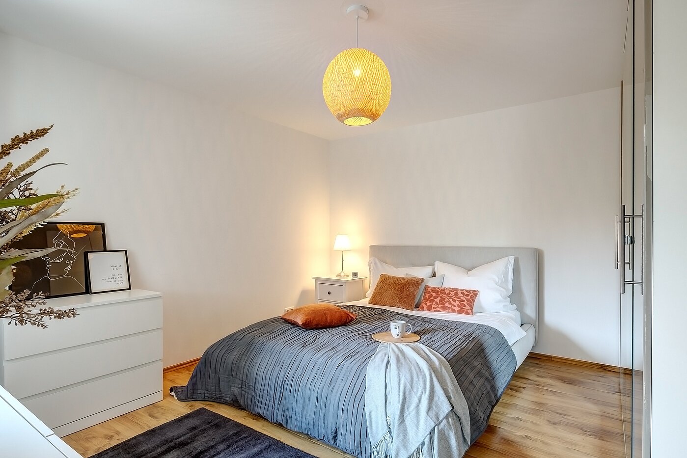 Ploché s 2 Pokoje | München-Maxvorstadt | 70001 | Gemütliches Schlafzimmer