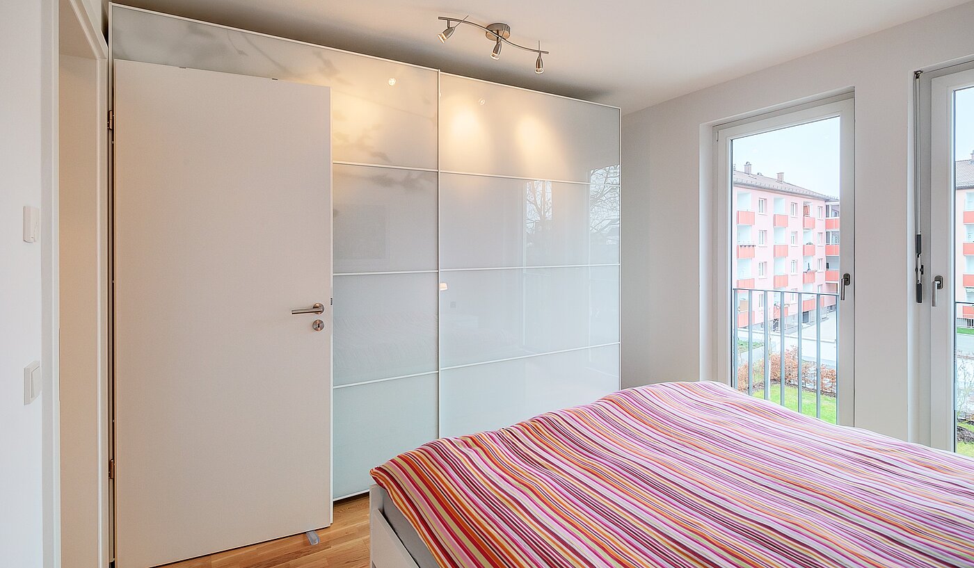 apartamento em prédio com 3 Zimmern | München-Moosach | 70164 | ...mit großen Fensterfronten