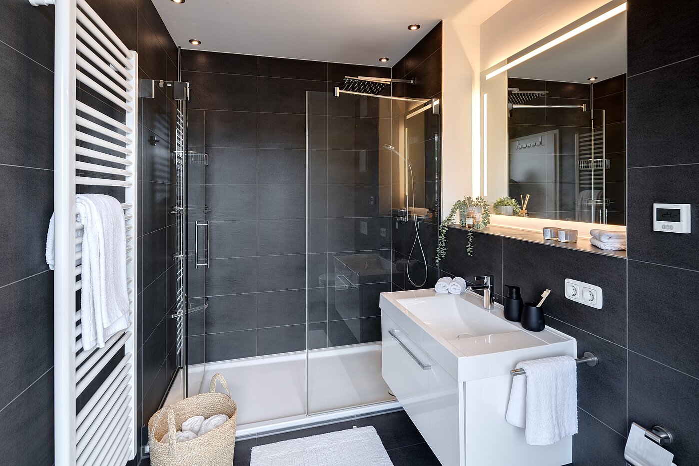 Penthouse med 3.5 Rum | München-Oberföhring | 70237 | En Suite Duschbad...