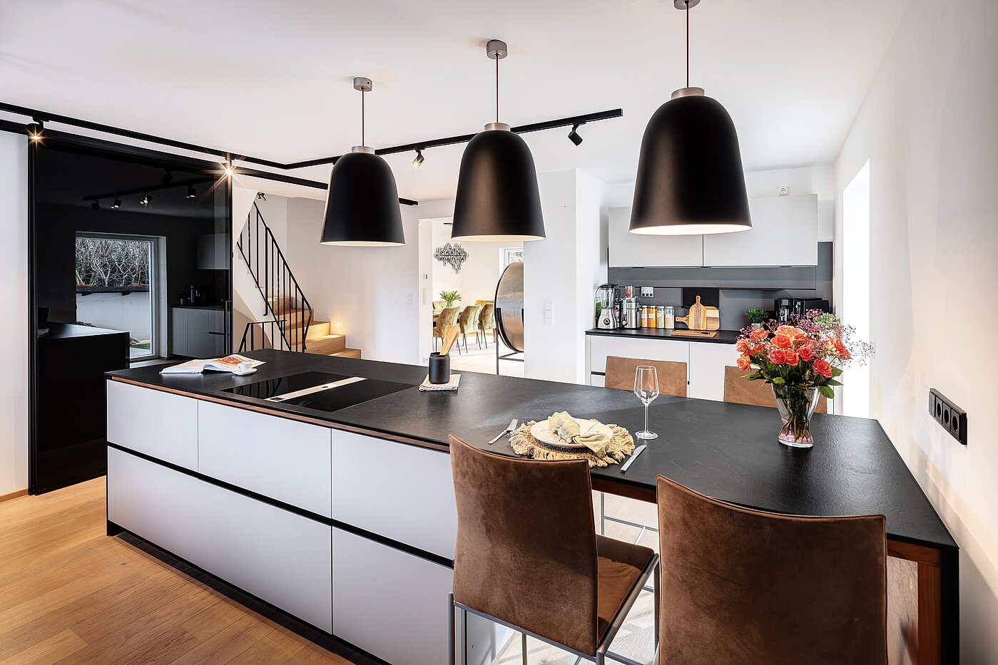 Sarok sorház a  címen 6 Szobák | München-Trudering | 70191 | Hochwertige Einbauküche...