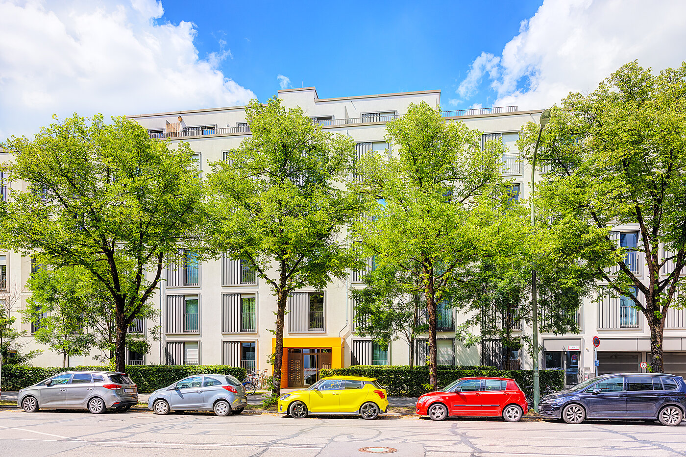 Ravna stran s spletno stranjo . 1 Soba | München-Ramersdorf | 70428 | Außenansicht