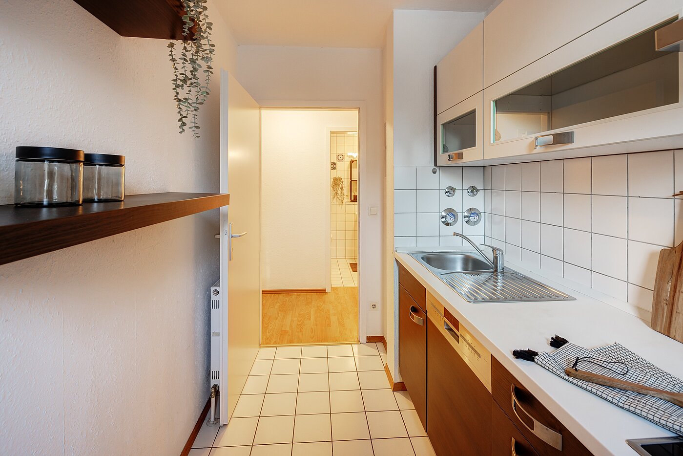 Flad med 3 Værelser | München-Bogenhausen | 70085 | Küche komplett eingerichtet...