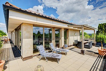 Oberföhring: Exkluzív penthouse lakás privát lifttel - rendelkezésre áll
