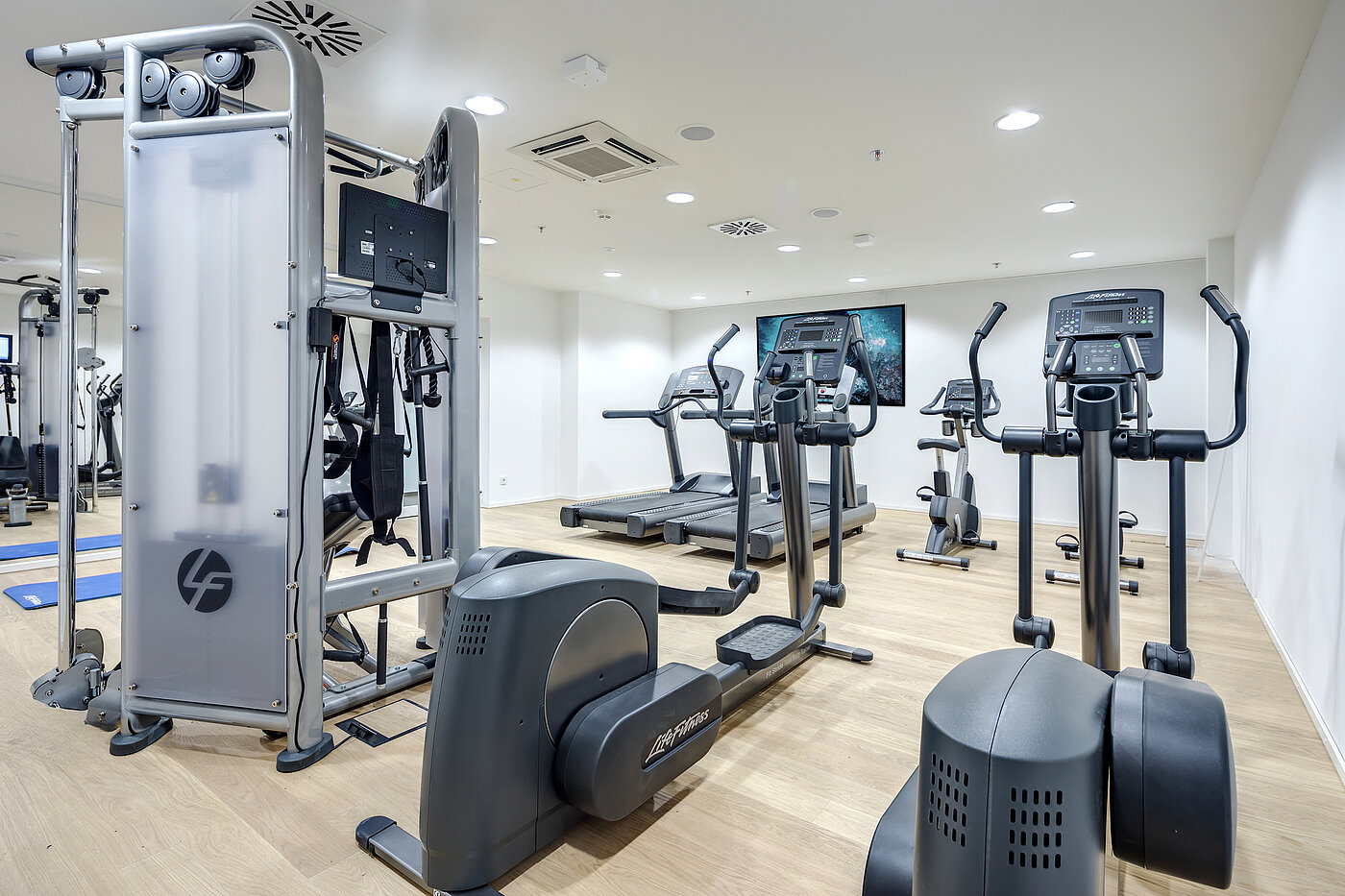 Apartment ile 1.5 Odalar | München-Neuhausen | 70179 | Fitnessbereich