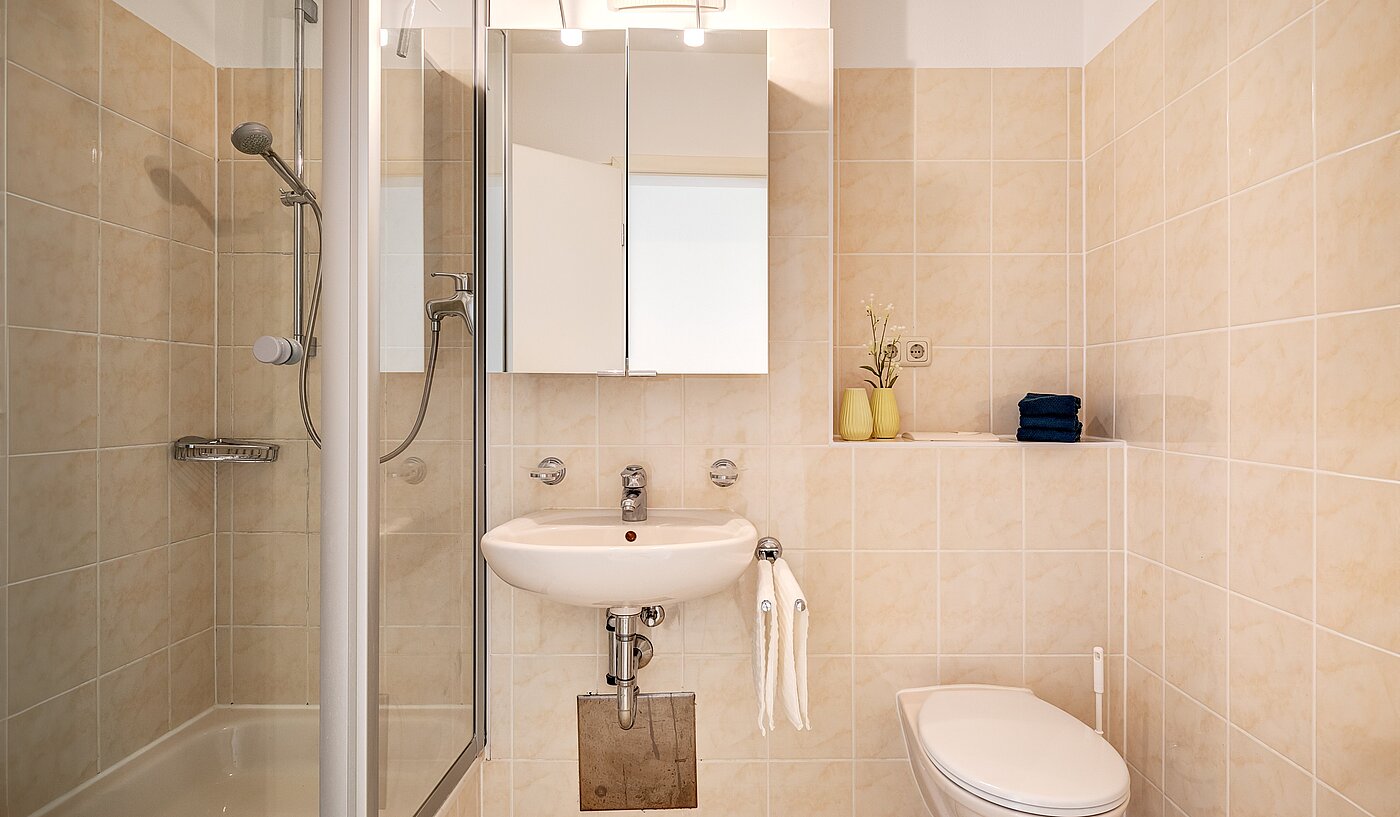 Platt med 4 Rum | 1709ML3 | Duschbad mit Gäste-WC