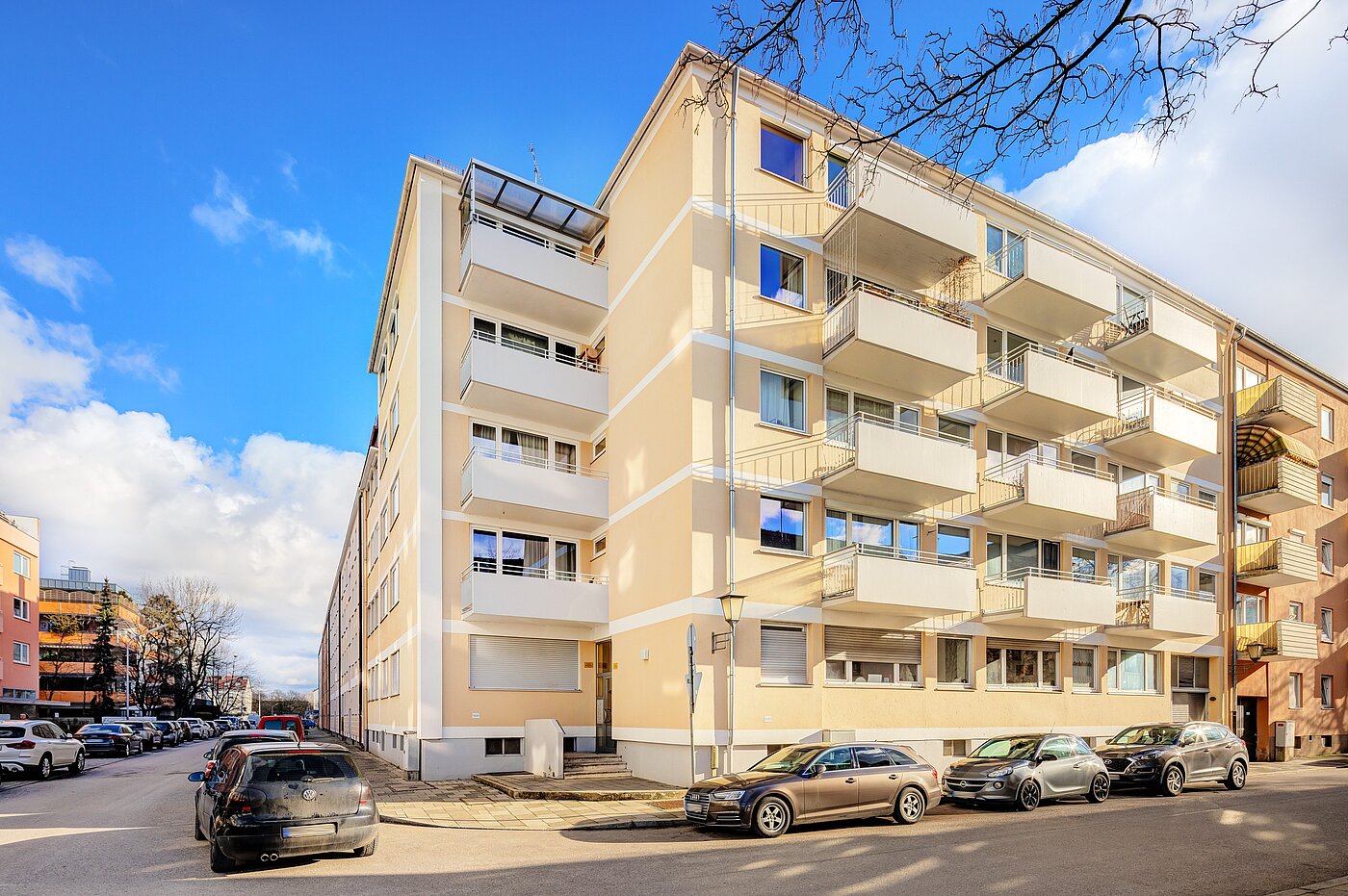 Lapos a  címen 2 Szobák | München-Milbertshofen | 701801 | Ansicht von der Straße aus