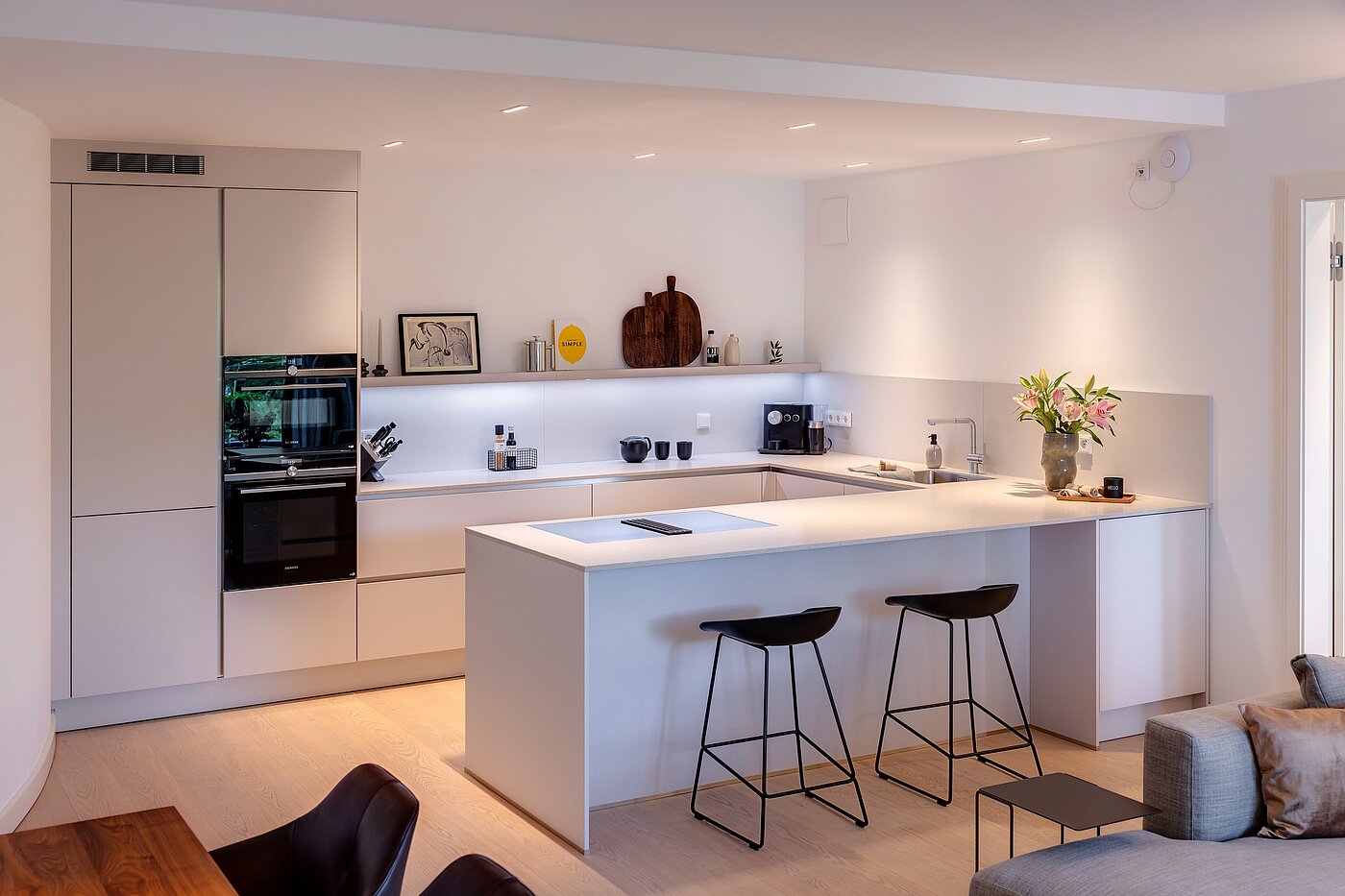 apartamento em prédio com 3 Zimmern | 70046 | ...mit Theke zur Küche...