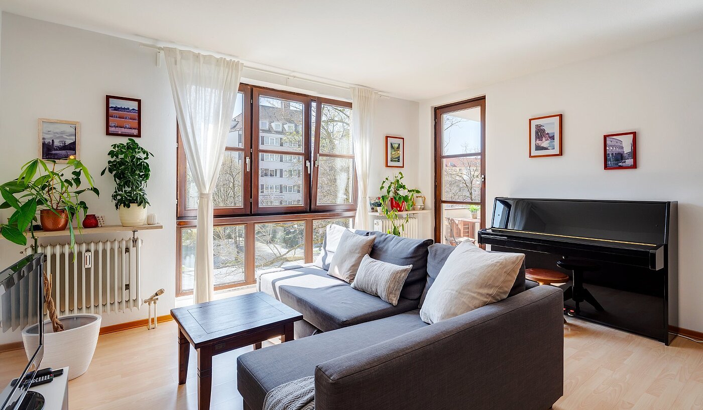 플랫 와 함께 2 객실 | München-Neuhausen | 2003ML5