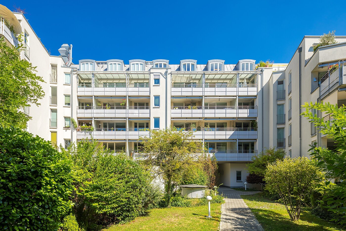 Flad med 2 Værelser | München-Schwabing | 2208ML2 | ...Gartenansicht