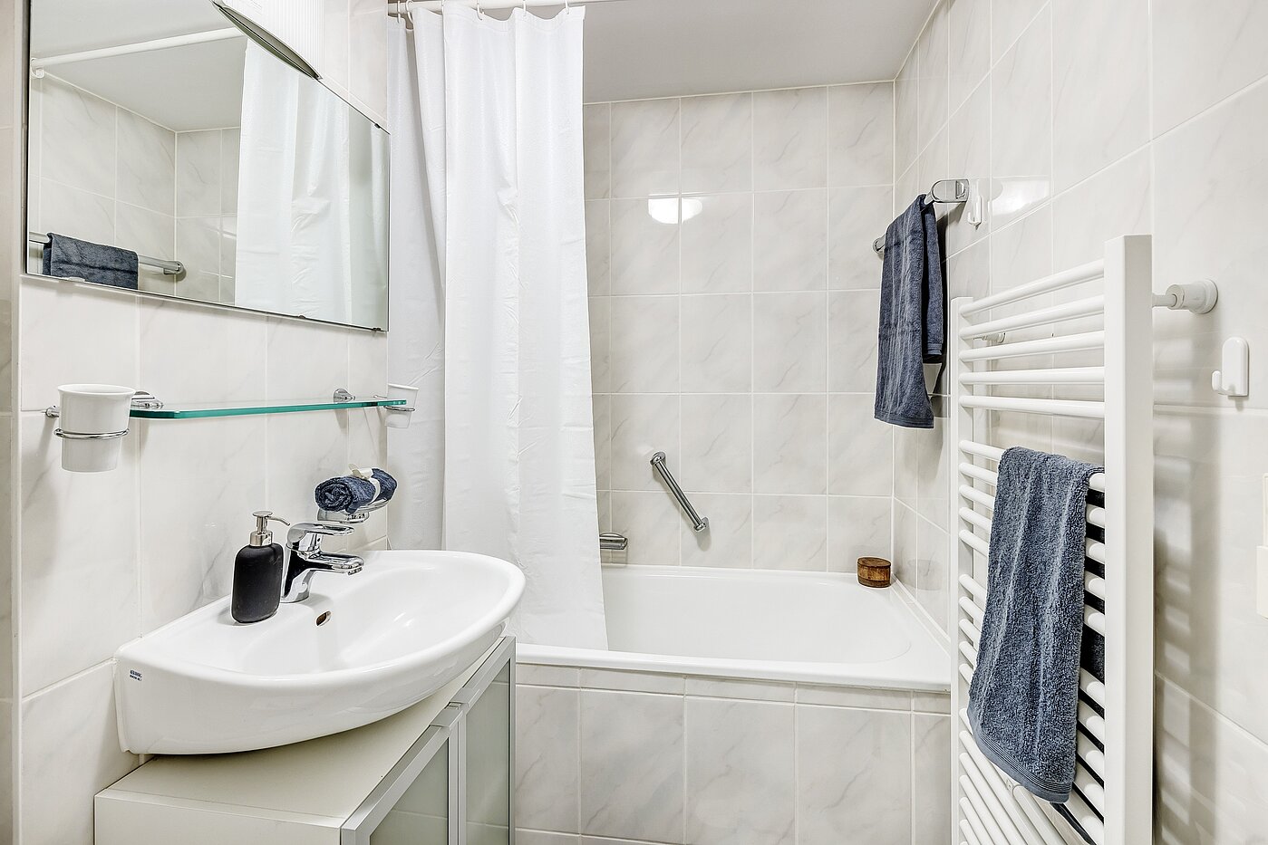 Flad med 1.5 Værelser | München-Schwabing | 2205ML81 | Bad mit Wanne...