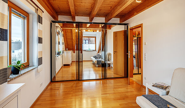 Mezonetno stanovanje s spletno stranjo . 3.5 Sobe | München-Trudering | 70391 | ...Gästezimmer