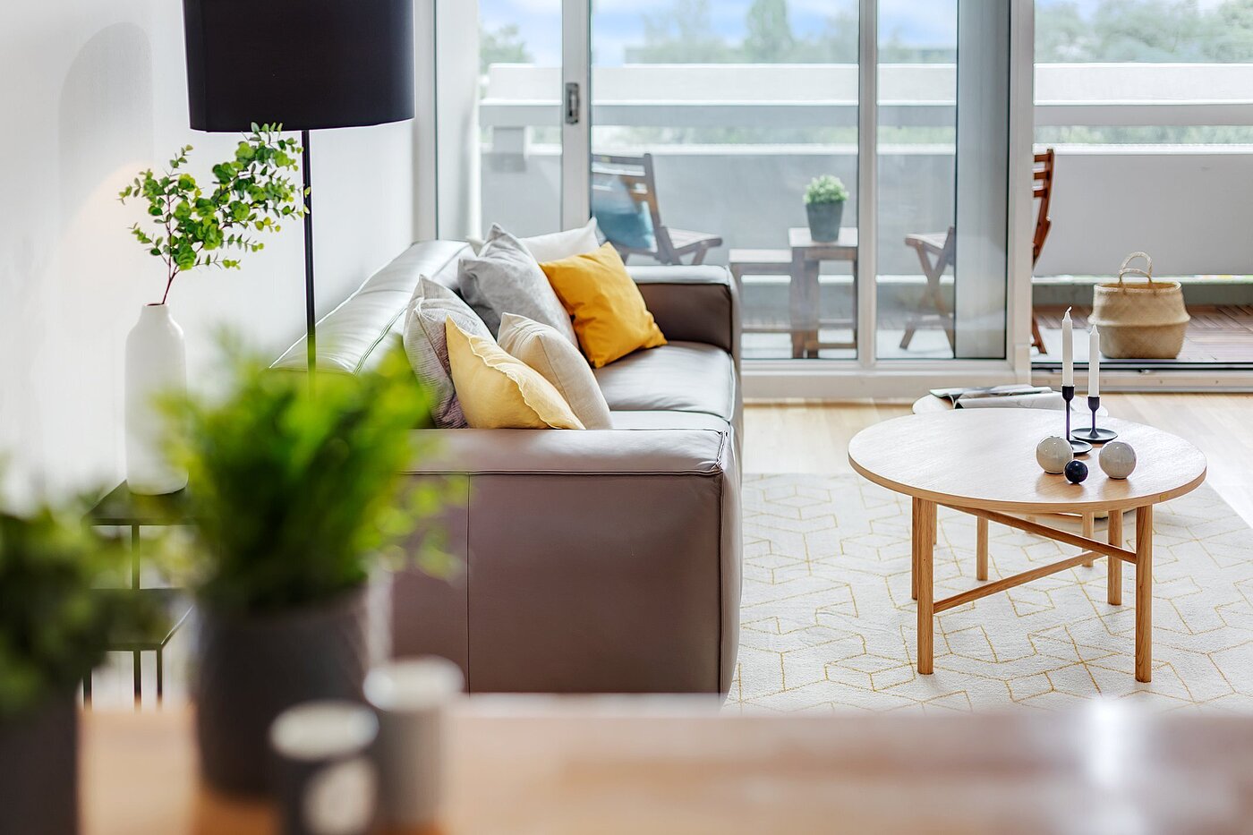 Ploché s 3 Izby | München-Milbertshofen | 1905ML7 | Helles Wohnzimmer