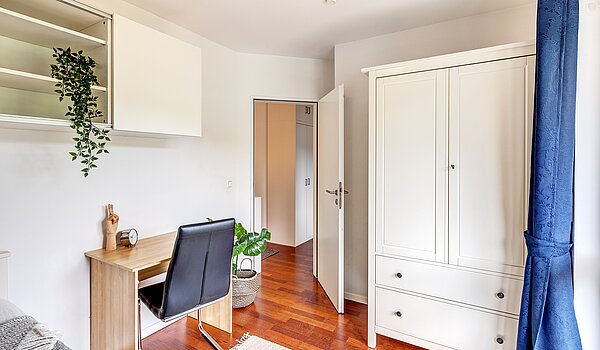 Lapos a  címen 3 Szobák | München-Schwabing | 2202ML12 | ...mit Arbeitsplatz...