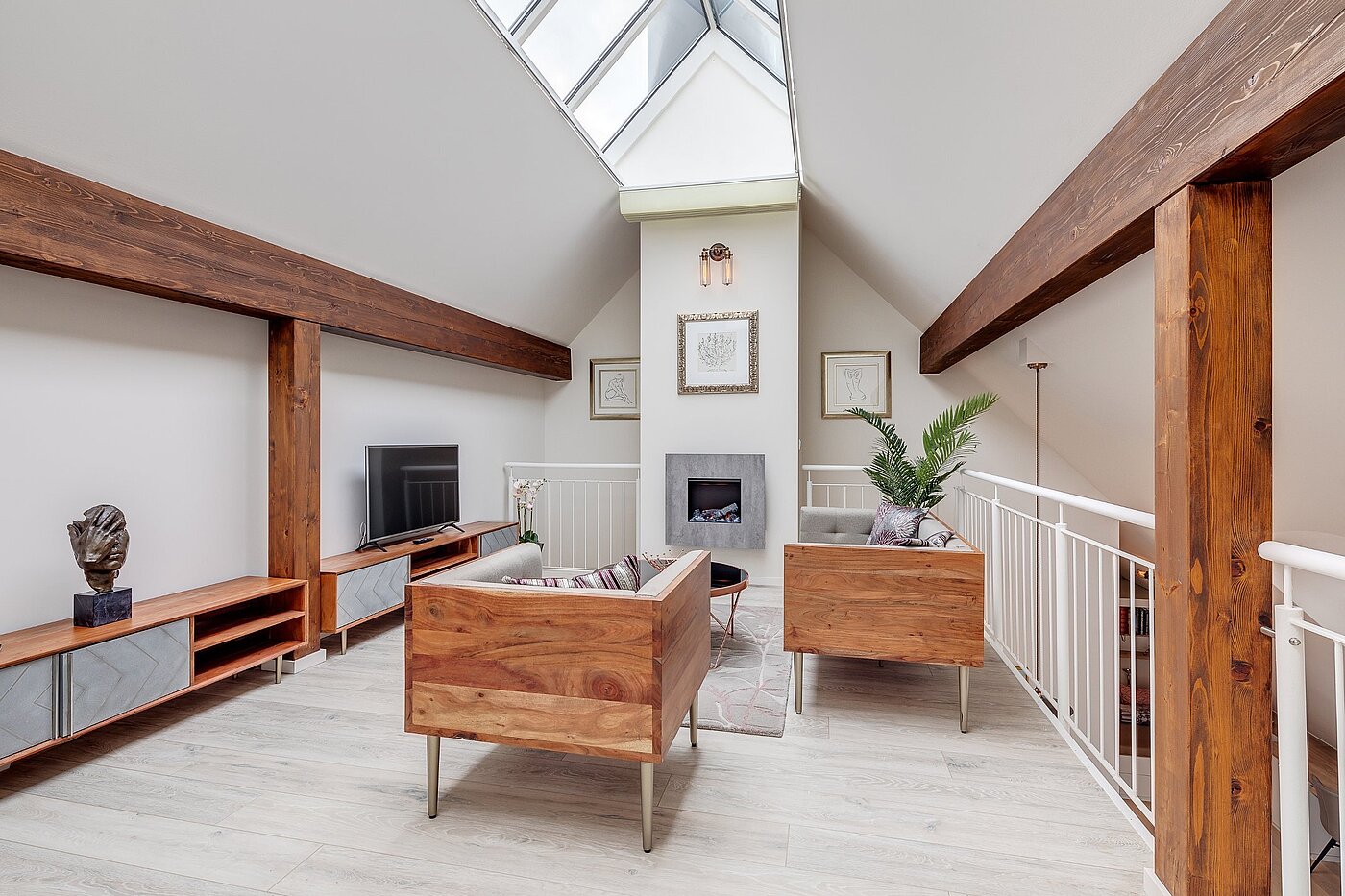 Düz ile 2.5 Odalar | München-Moosach | 2012ML4 | ... die Galerie mit Kamin