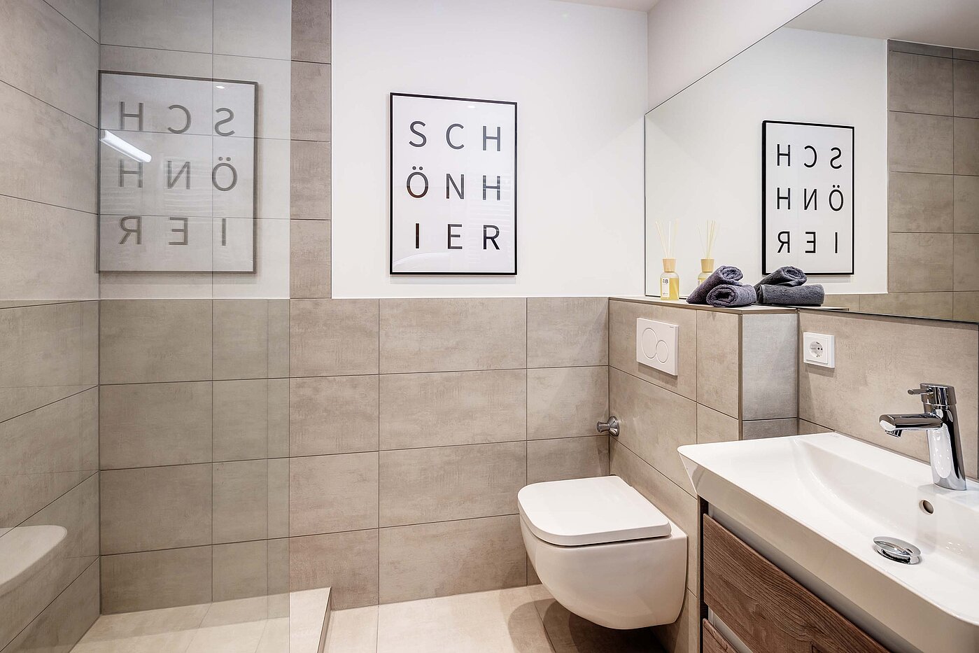 Ploché s 1 Izba | München-Bogenhausen | 70457 | Modern gefliest